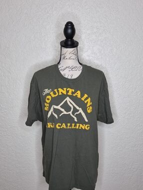 Bioworld "The Mountains Are Calling" T-Shirt Size XL